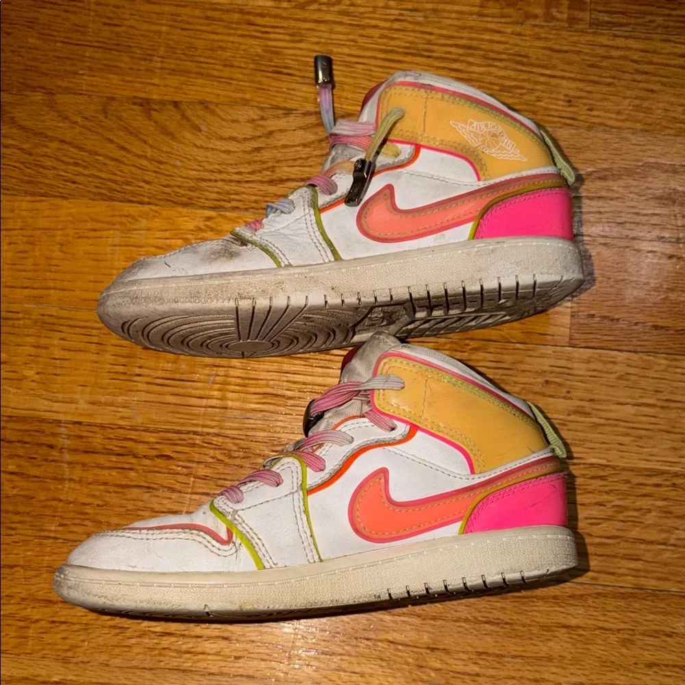 Nike Jordan 1 Edge Glow Size 13.5 Youth